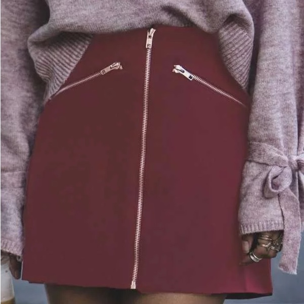 M retro style mini skirt. SUPER CUTE